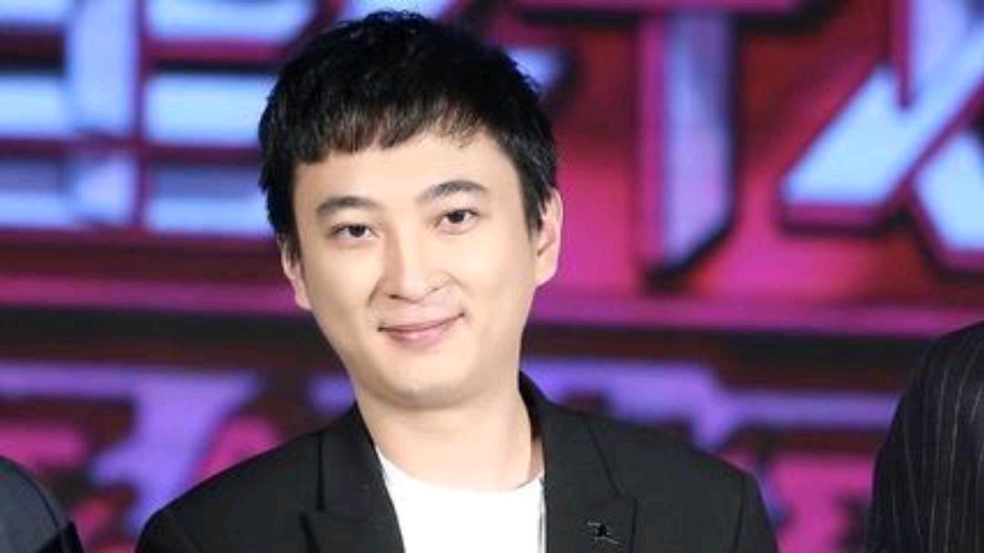 王思聪搞笑壁纸苹果版王思聪笑表情包图片大全-第2张图片-太平洋在线下载
